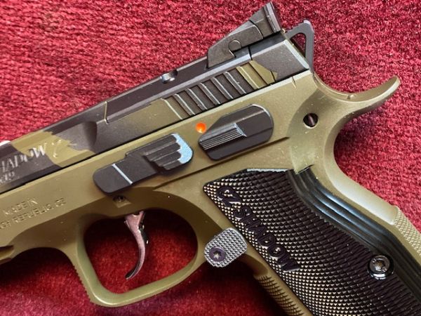 CZ - Shadow II OR - Oliv/Camo