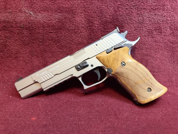 Sig Sauer - P220 X-Six - .45 Auto