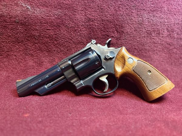 Smith & Wesson - 57 - .41Magnum